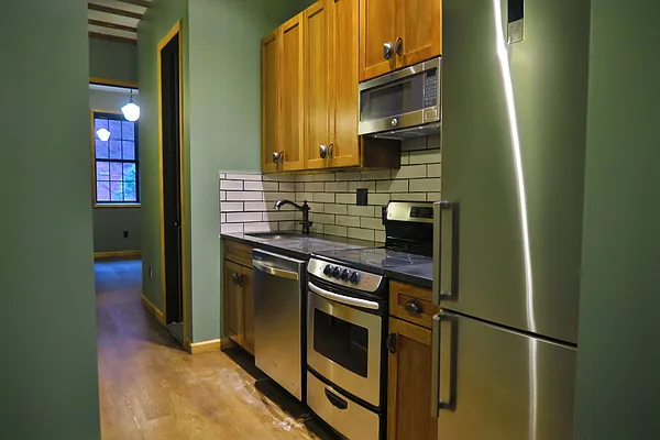 Rented by Big Square Realty LLC | media 52