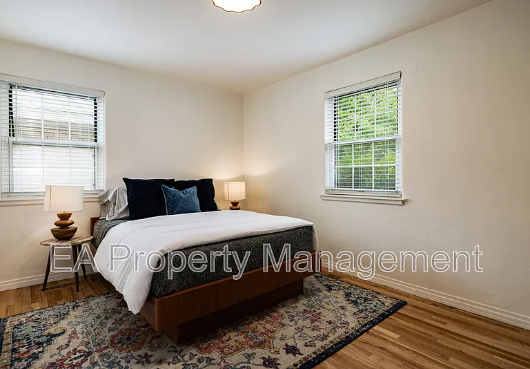 520 San Pasquale Ave SW — Photo 23