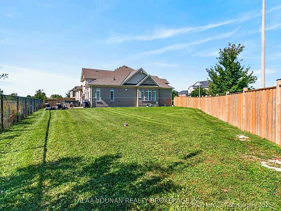 4th image of 140 Copeland Cres