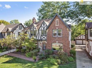 643 Romany Rd, Kansas City, MO 64113