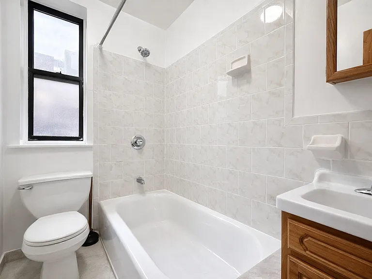 10 Adrian Ave #2G — Photo 11