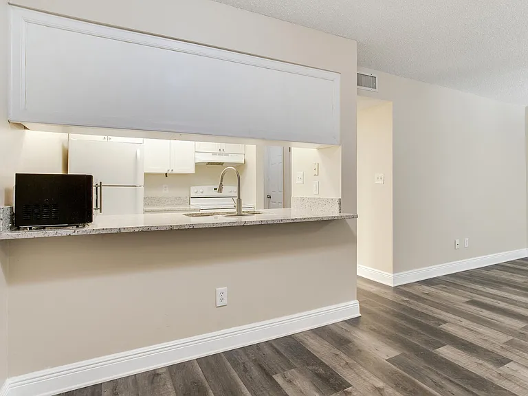 3109 W Horatio St #28 — Photo 9
