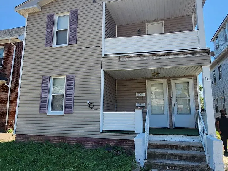 974 Royal Rd — Photo 14