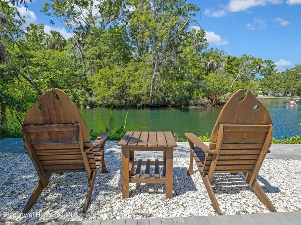 6080 Waverly Rd, Weeki Wachee, FL 34607