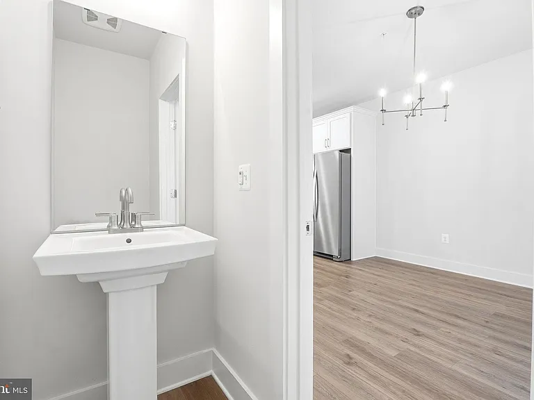 116 Crown St — Photo 10