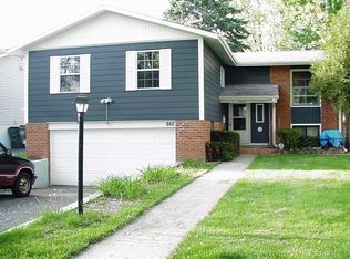 862 Glenview Ave, Mundelein, IL