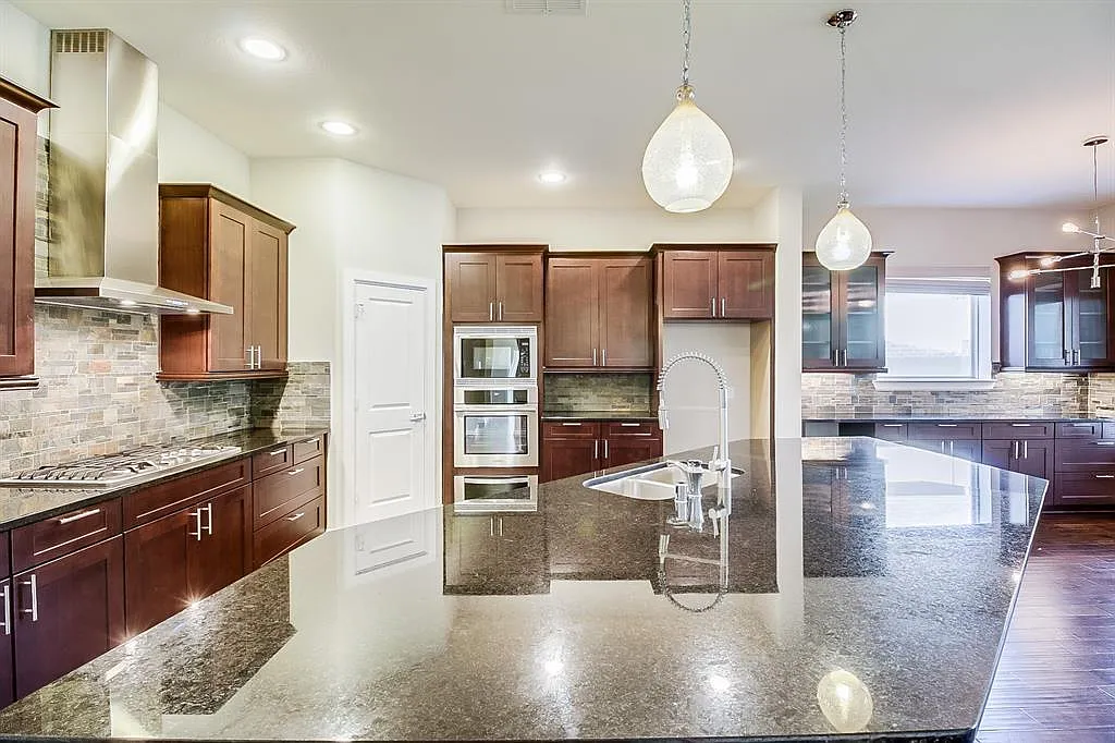 4 bed, 3.0 bath, 2862 sqft, $3,500 — Photo 4
