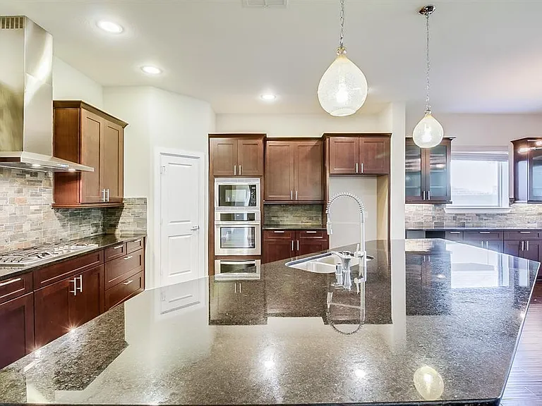 17106 Rainier Creek Dr — Photo 4