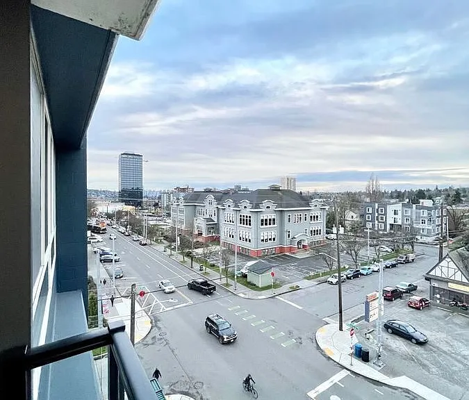 5200 University Way NE #603 — Photo 9