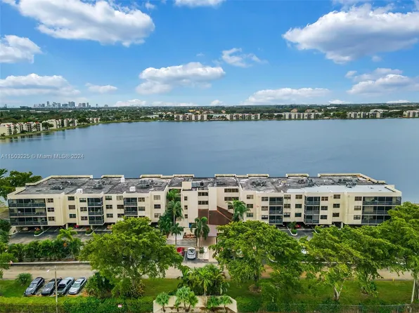 106 Lake Emerald Dr APT 403, Oakland Park, FL 33309