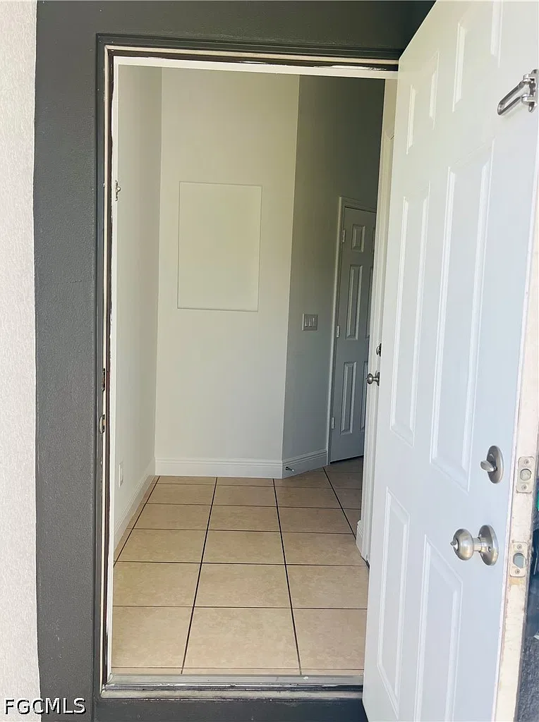 3 bed, 2.0 bath, 1200 sqft, $1,700 — Photo 3