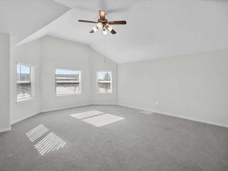 13814 Russell Ct — Photo 29