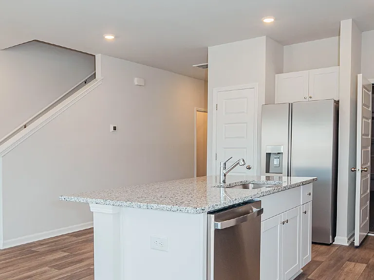 402 Tiliwa St — Photo 7