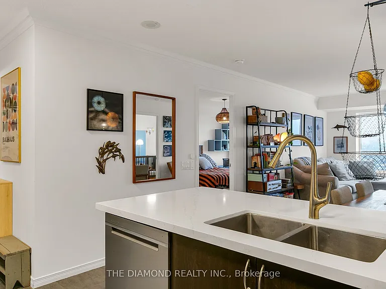 61 Heintzman St #1501 — Photo 22