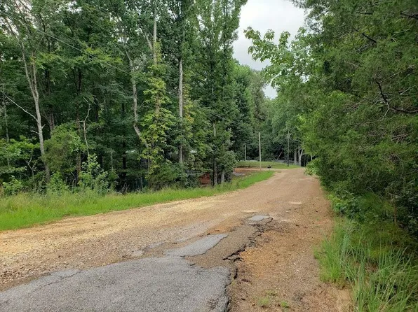 826 Crestwood Dr NW, Saulsbury, TN 38067