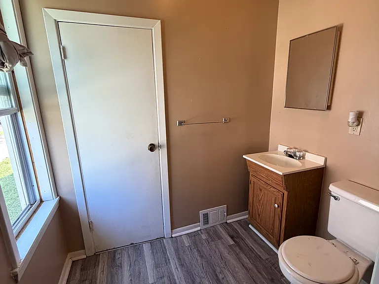 5235 Walker Ave — Photo 14