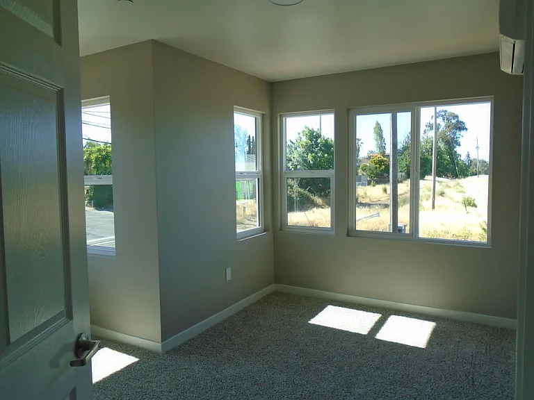 2401 Broadway St — Photo 24