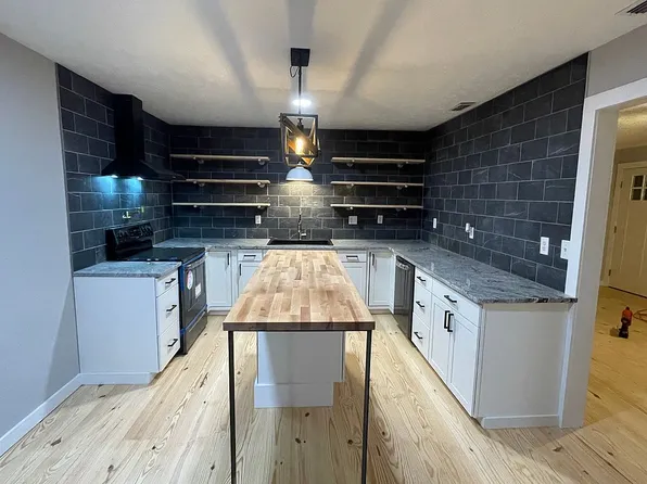 318 McNeil Cir, Mooresburg, TN 37811