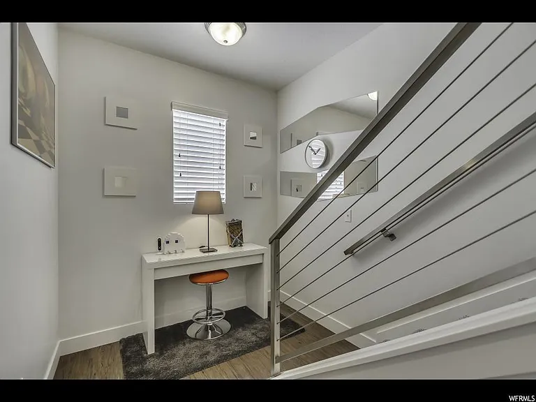 569 W Lewski Ln — Photo 3