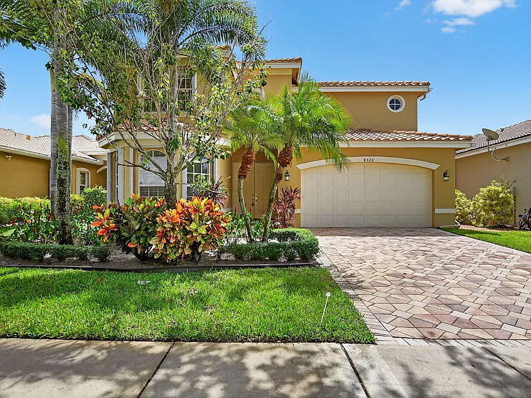 8326 Emerald Winds Cir — Photo 74