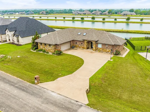 4004 Upper Lake Cir, Granbury, TX 76049