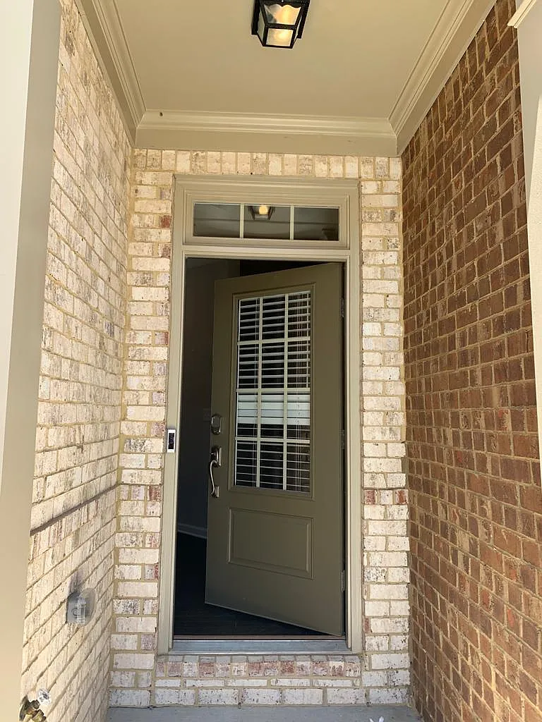 1319 Elderwood Way — Photo 2