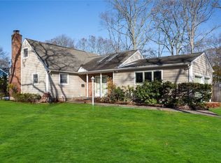 23 Oxbow Rd, Patchogue, NY 11772