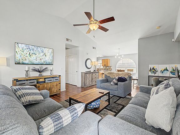 4th image of 1094 S SIERRA Street