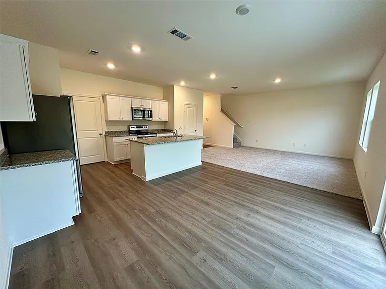 14850 Calderon — Photo 3