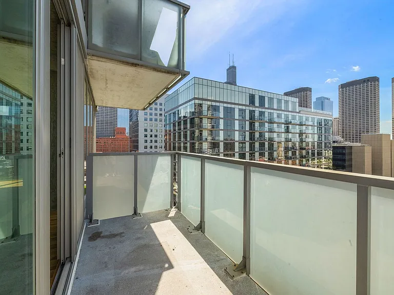 659 W Randolph St #1620 — Photo 11