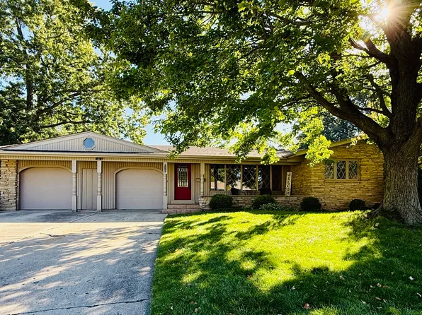 143 Joanne Ln, Rochelle, IL 61068