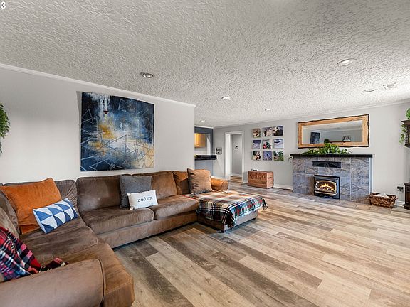 5th image of 4501 NE 39th Ave