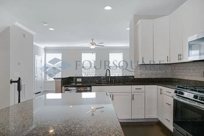 107 Cross Country Way — Photo 12