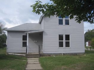 203 Cleveland St SW, Staples, MN 56479