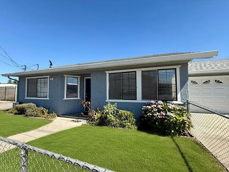 537 Center St — Photo 1