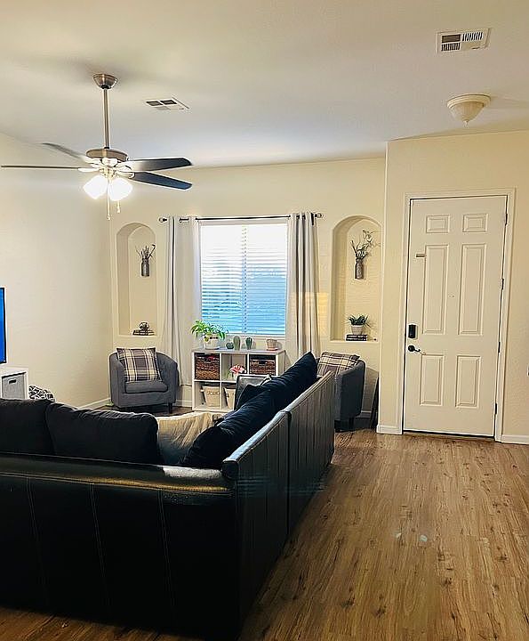 1st image of 6419 S 50th Dr