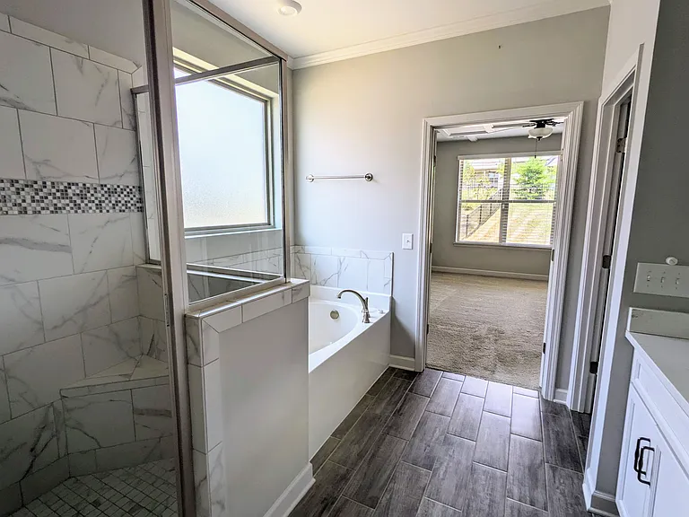 2748 Cloister Ln — Photo 10