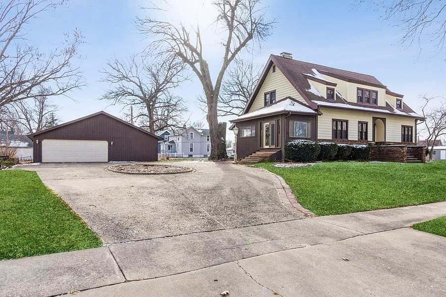 597 W Hilton St, Marengo, IA 52301 Zillow