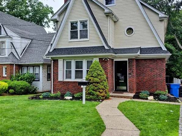 205 Everett Pl, Englewood, NJ 07631