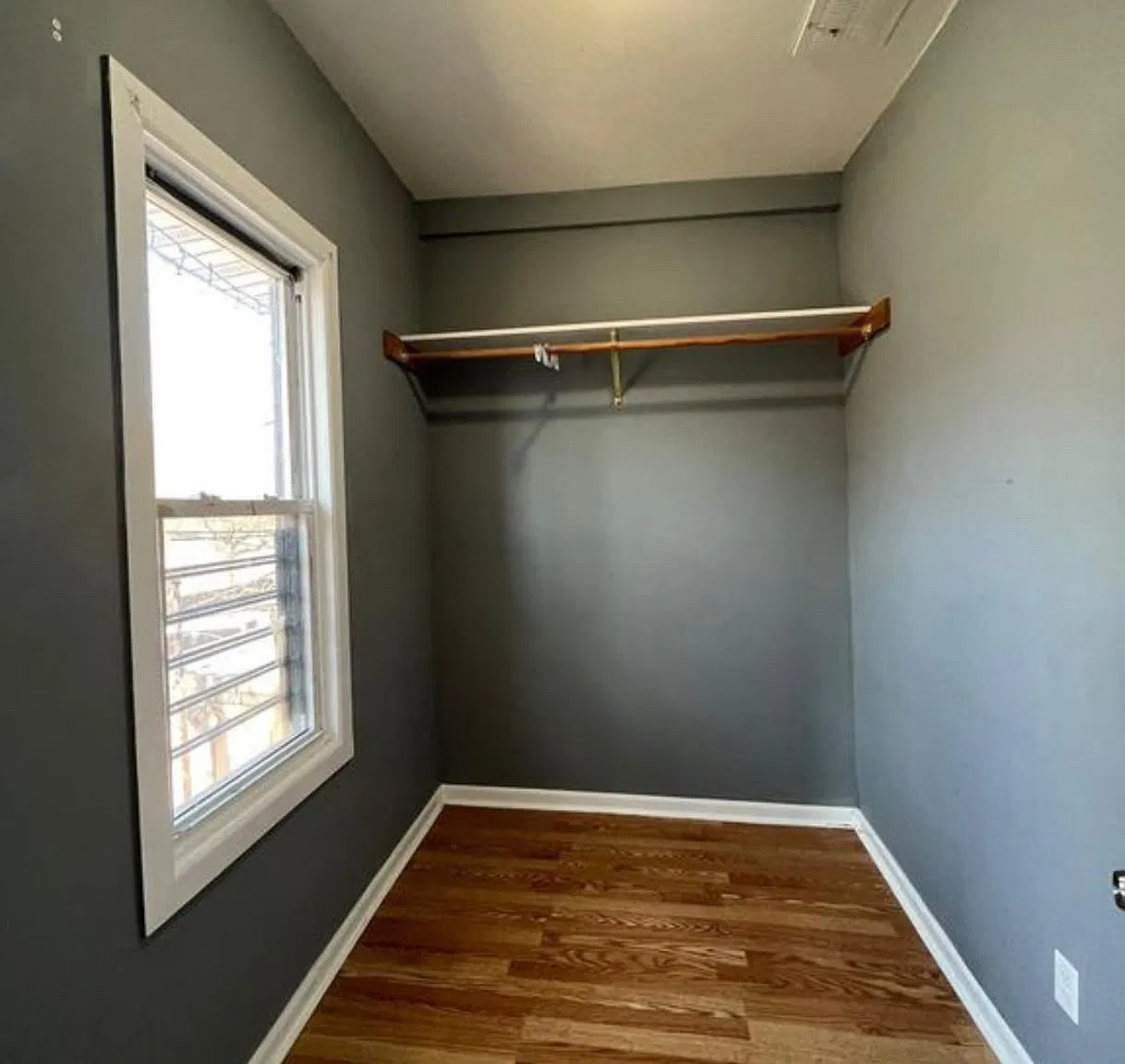 3 bed, $2,100 — Photo 2