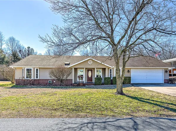 1717 Daisy Cir, Lowell, AR 72745