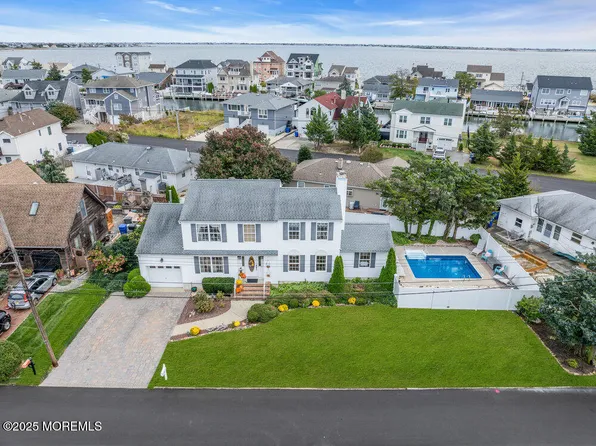 3 Harbor View Lane, Toms River, NJ 08753