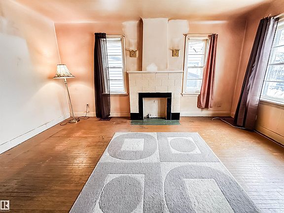 5th image of 11345 93rd St NW