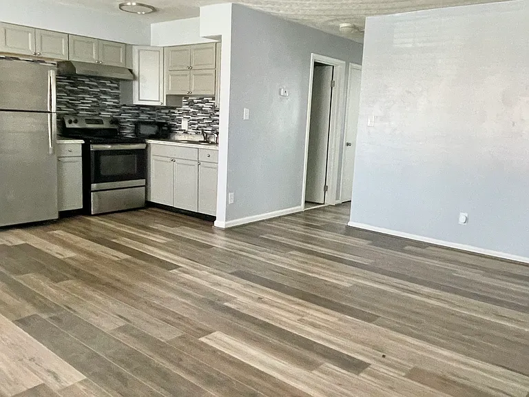 2100 Arctic Ave #14 — Photo 5
