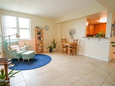 50 Menores Ave APT 819, Coral Gables, FL, 33134