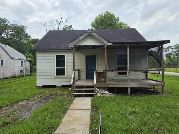 775 N 8th St, Silsbee, TX 77656