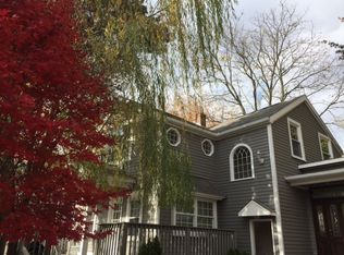 34 Grandview Ave, Bridgeport, CT 06606