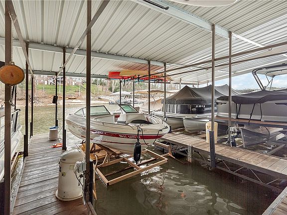 2nd image of 101 Riviera Cir