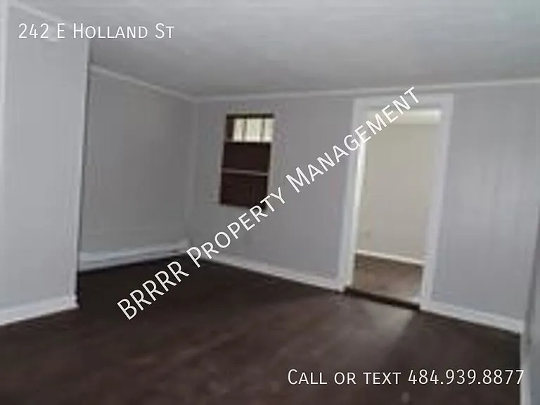 242 E Holland St — Photo 9