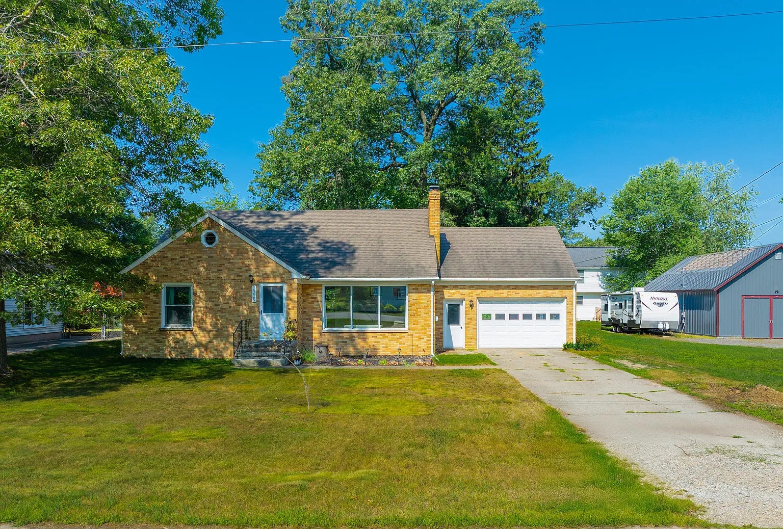 3329 Estes St photo 1